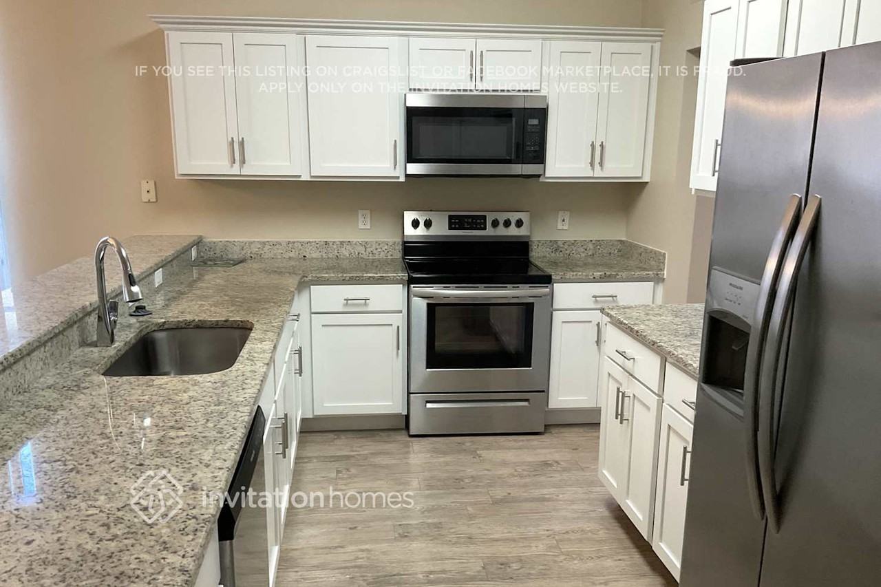 848 Cherry Valley Way - Photo 3 of 13