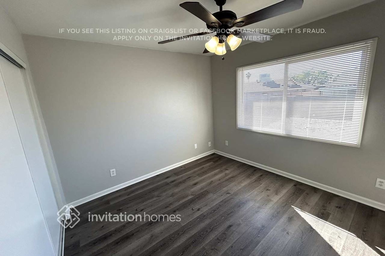 11012 N 47th Ave - Photo 7 of 14