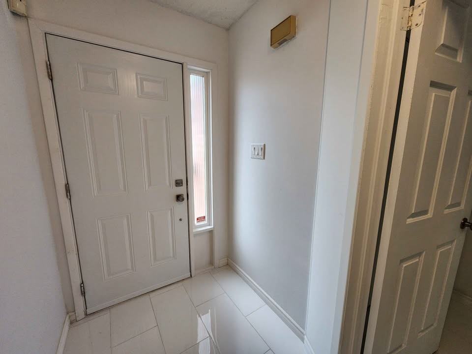 3079 Fifth Line West #31 - Photo 4 of 15