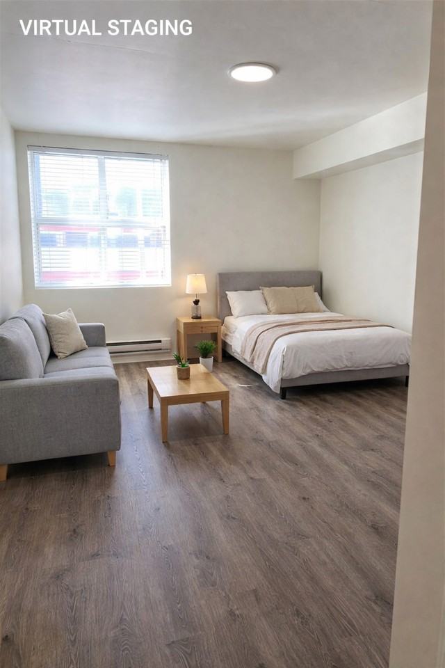 126 Dundas St E - Photo 3 of 4