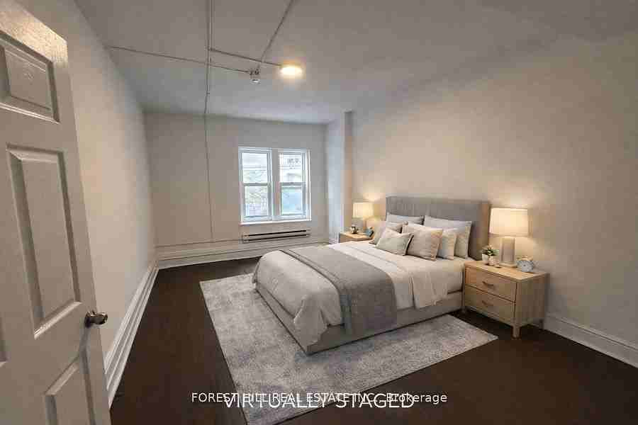 132 Dundas St E - Photo 6 of 7