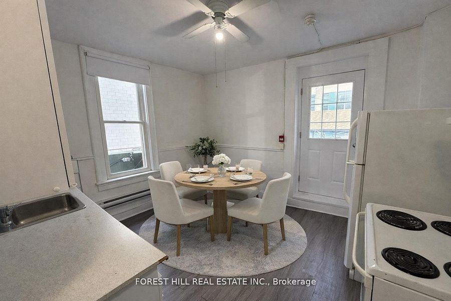 132 Dundas St E - Photo 4 of 7