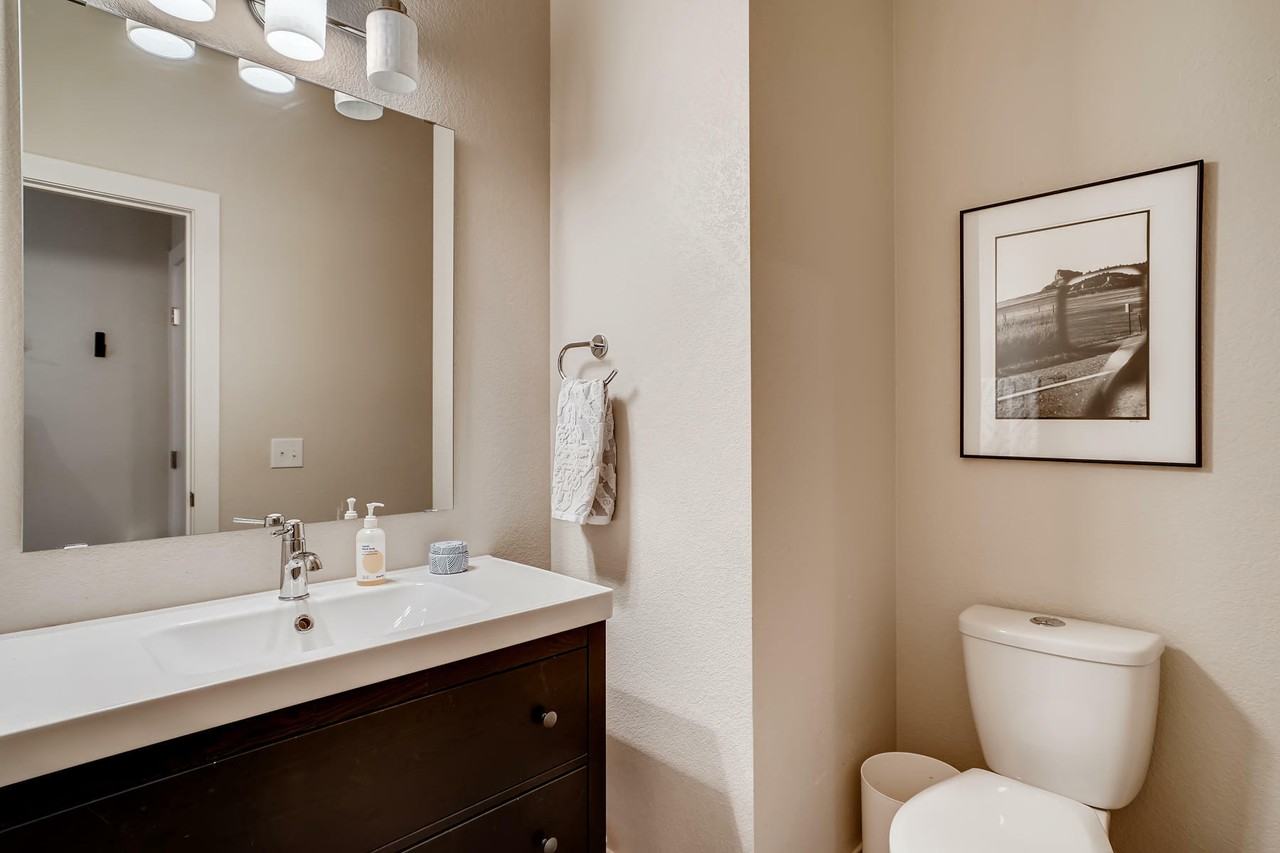 534 S Lincoln St - Photo 5 of 28