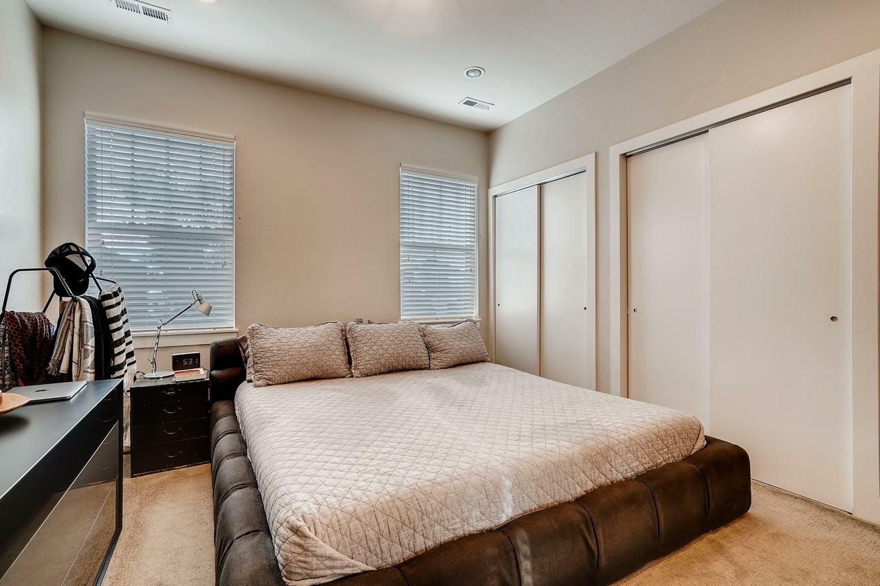 534 S Lincoln St - Photo 6 of 28