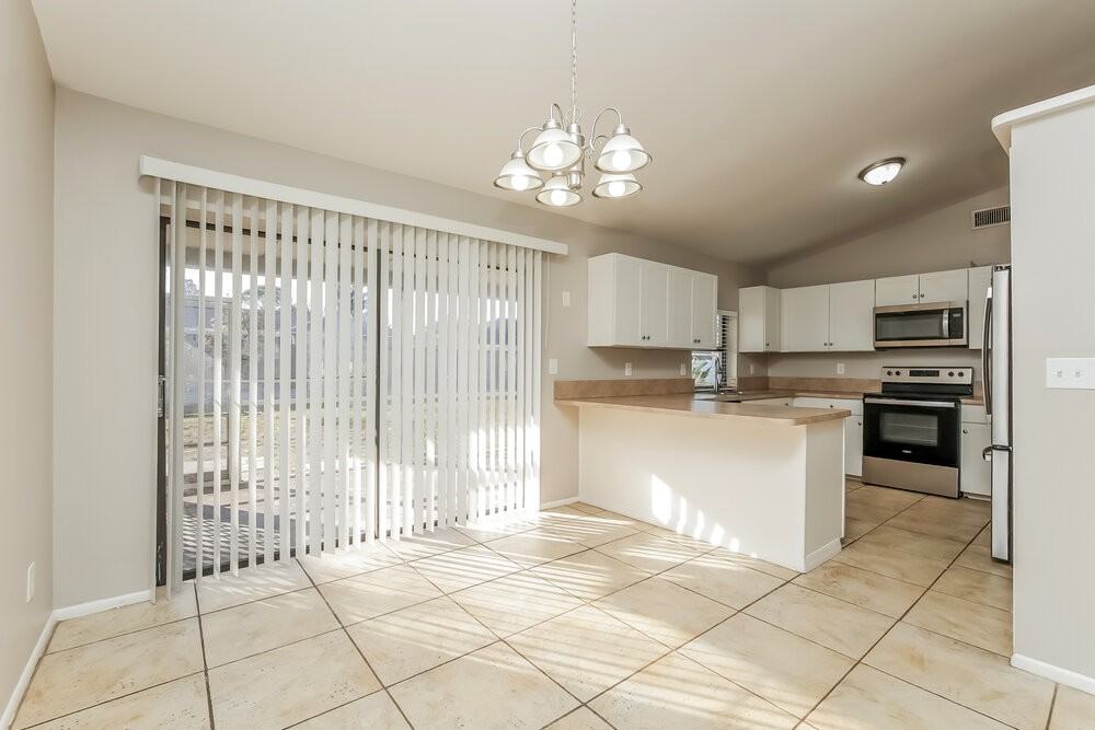 244 Sw 22nd Pl - Photo 6 of 16