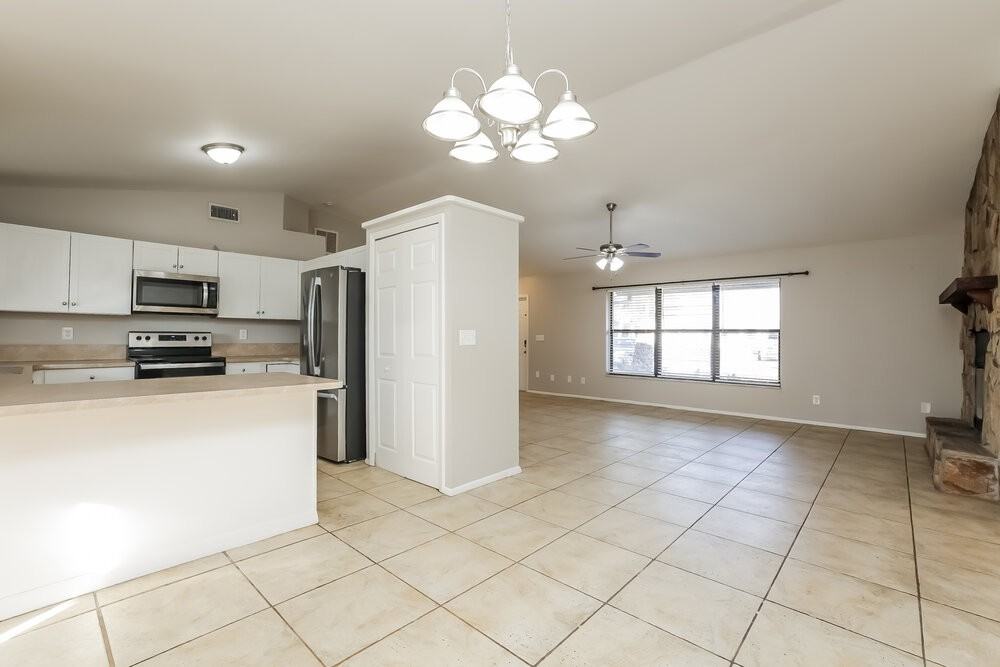 244 Sw 22nd Pl - Photo 7 of 16