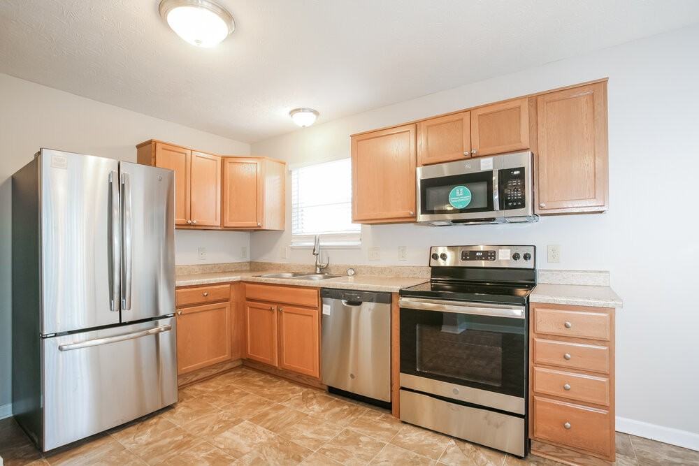 2208 Rossington Ln - Photo 5 of 15