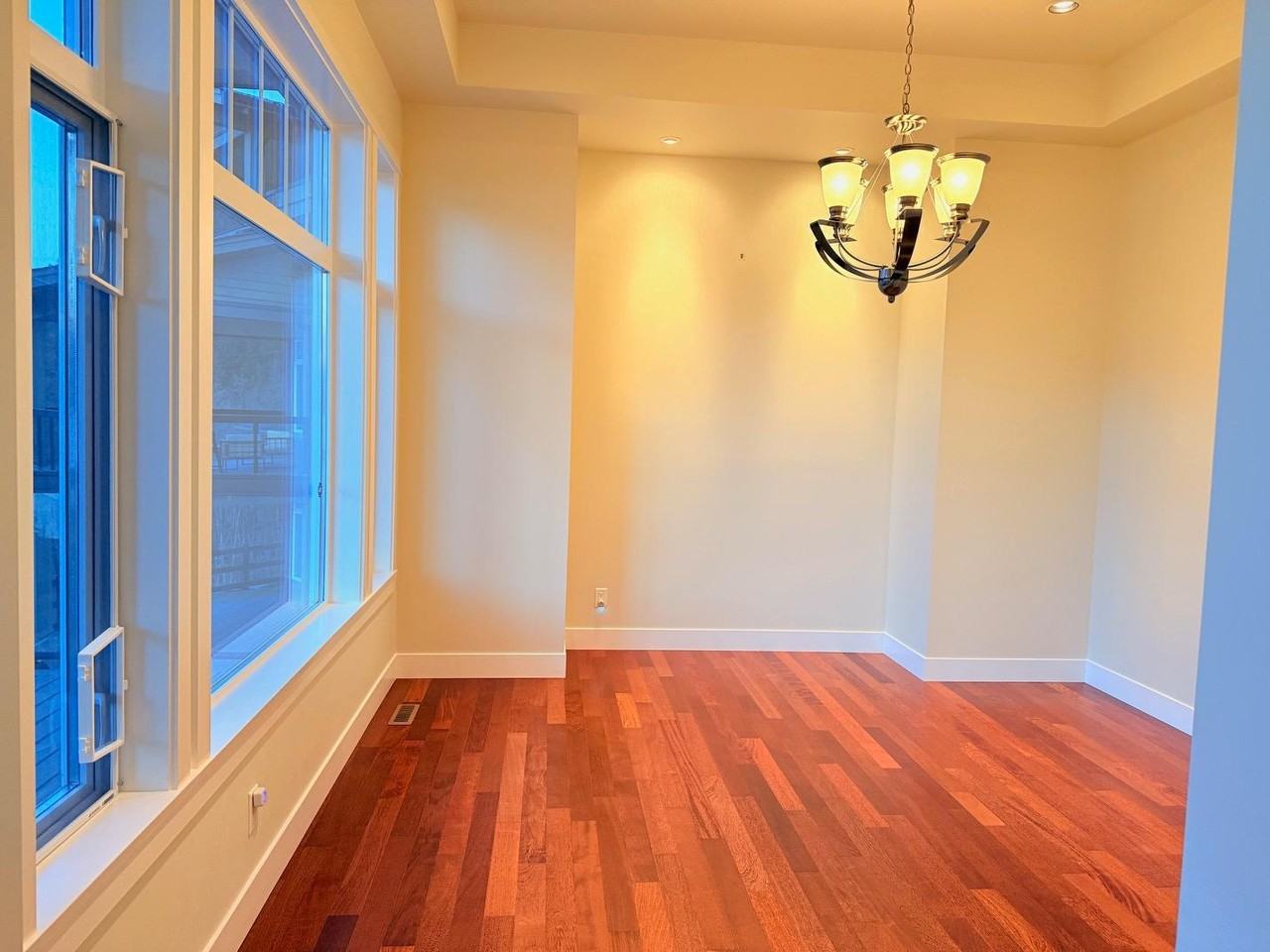 760 Ocean Crest Drive - Photo 2 of 31