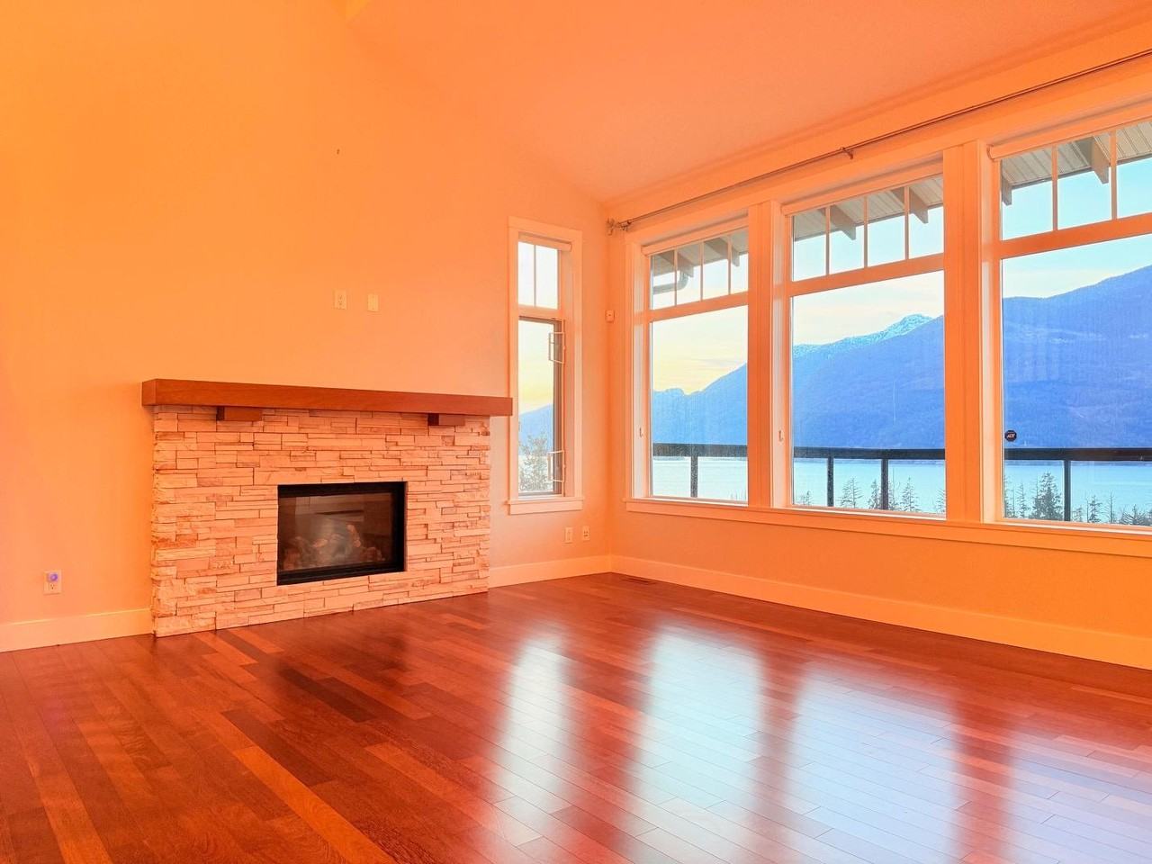 760 Ocean Crest Drive - Photo 3 of 31