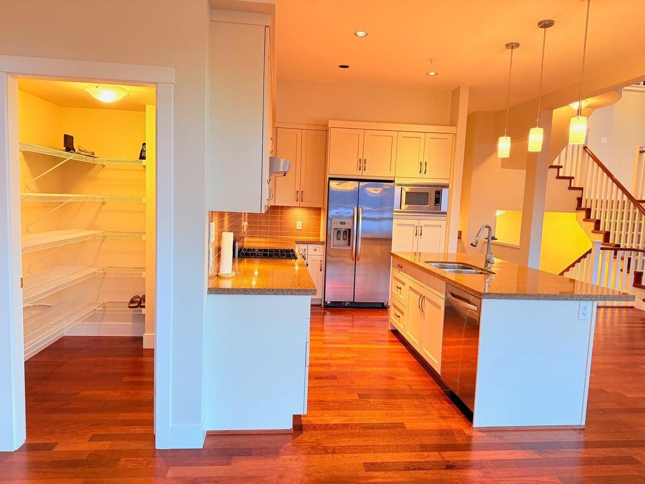 760 Ocean Crest Drive - Photo 5 of 31