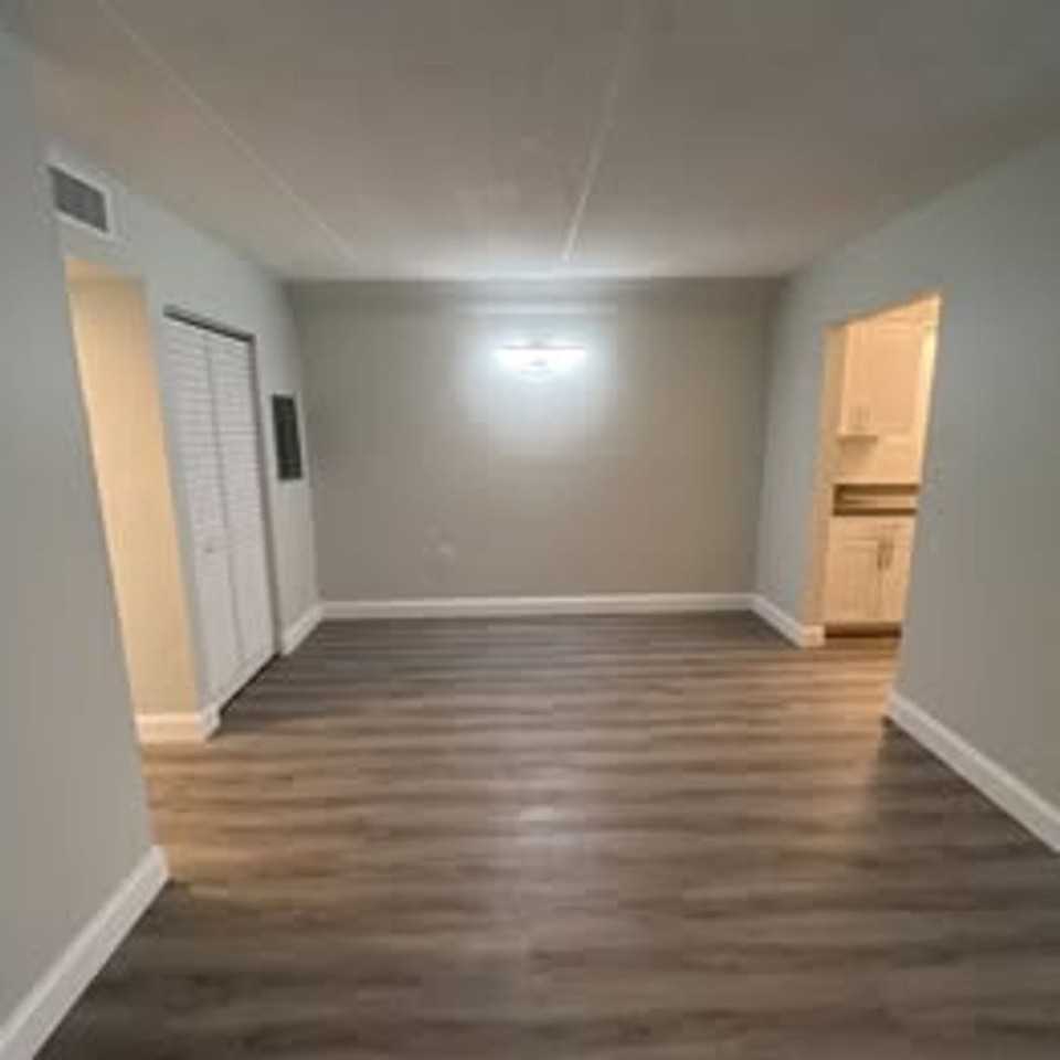 3232 On Fruitville - Photo 5 of 26