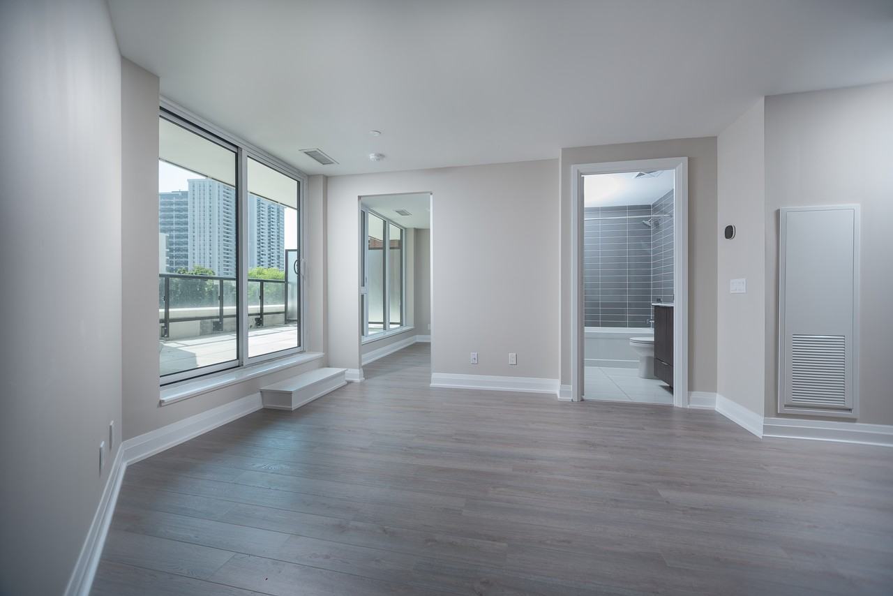 Yonge St & Davisville Ave #219 - Photo 5 of 10