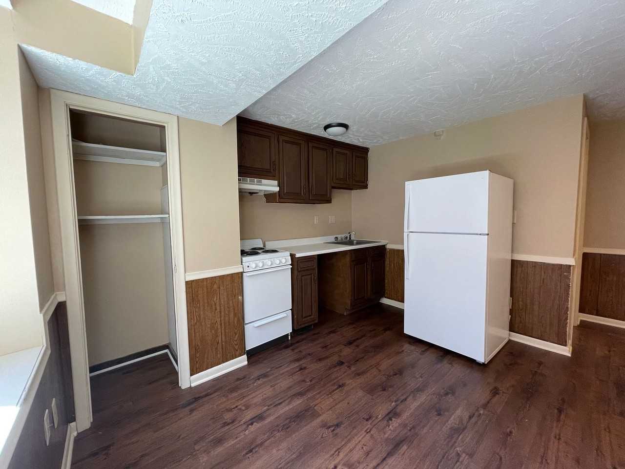 The Green Lodge - Photo 3 of 21