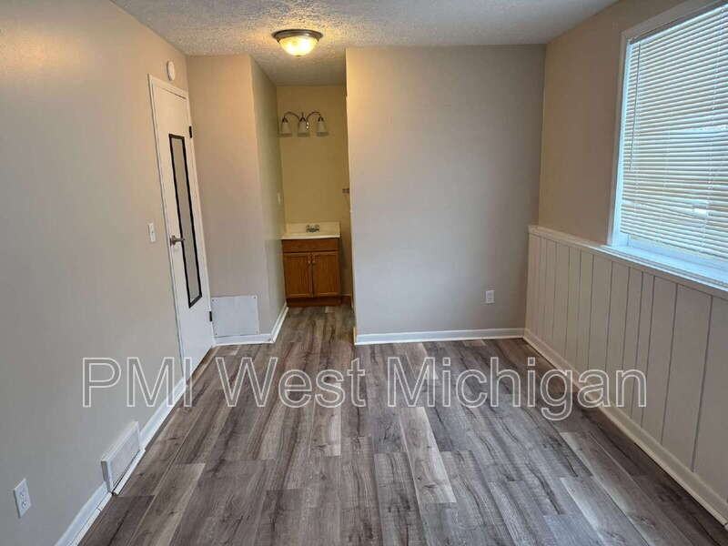 5852 Shaw St #1 - Photo 3 of 21