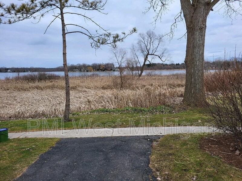 5852 Shaw St #1 - Photo 5 of 21