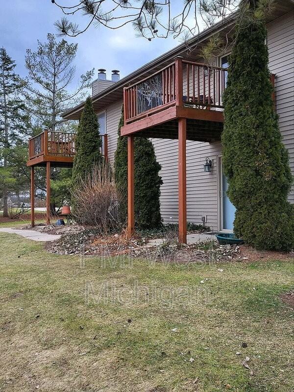 5852 Shaw St #1 - Photo 6 of 21