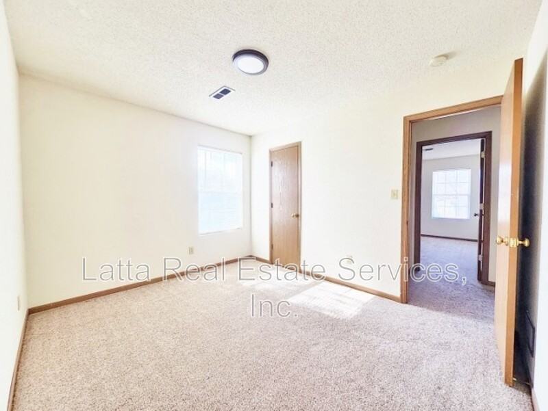 805 Johnson Cir #A - Photo 7 of 11