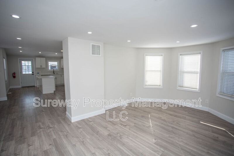 200 Chestnut St - Photo 2 of 36