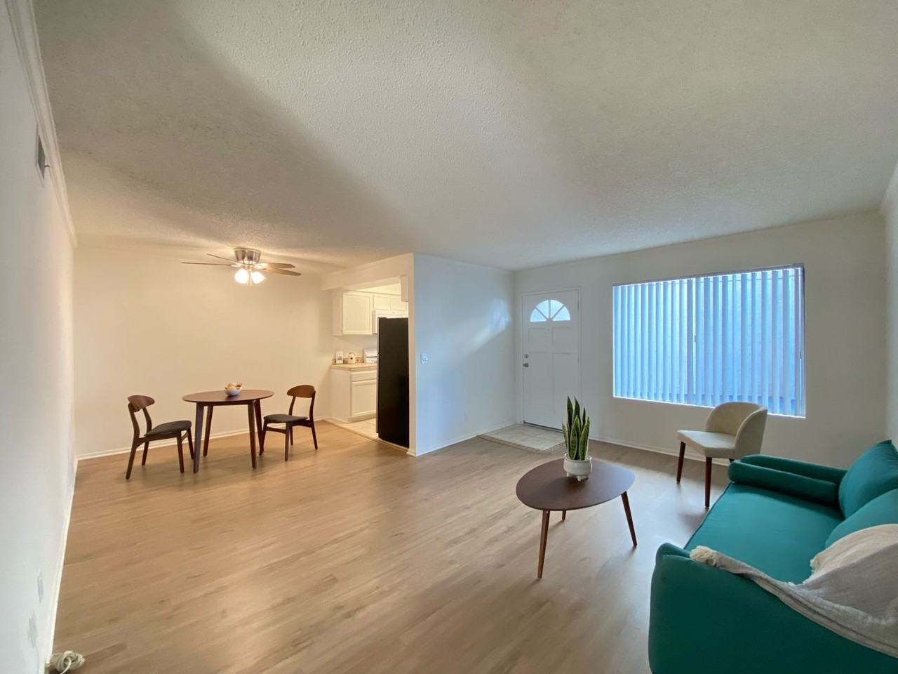 Farmdale Court Apartments - Photo 2 of 12