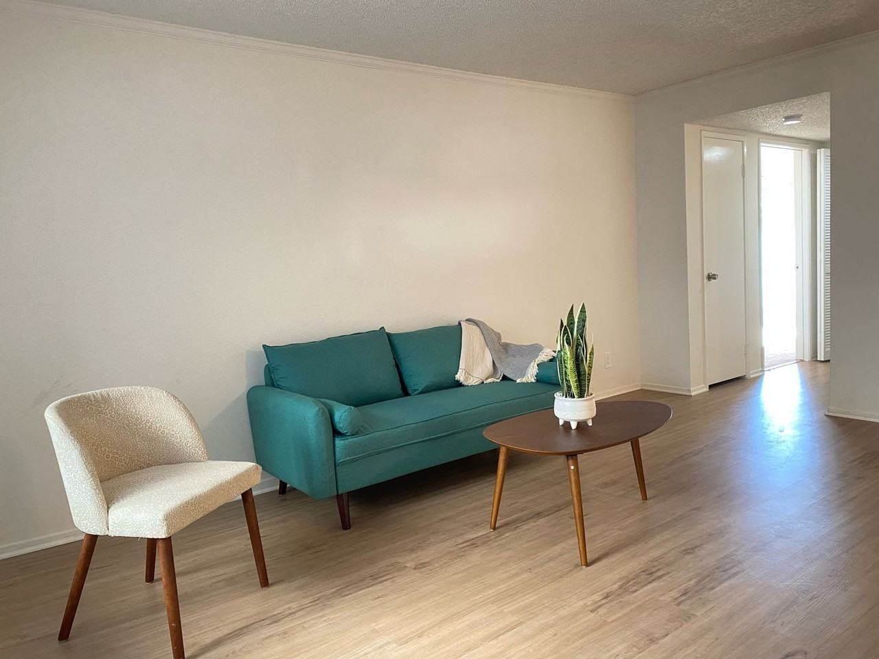 Farmdale Court Apartments - Photo 3 of 12