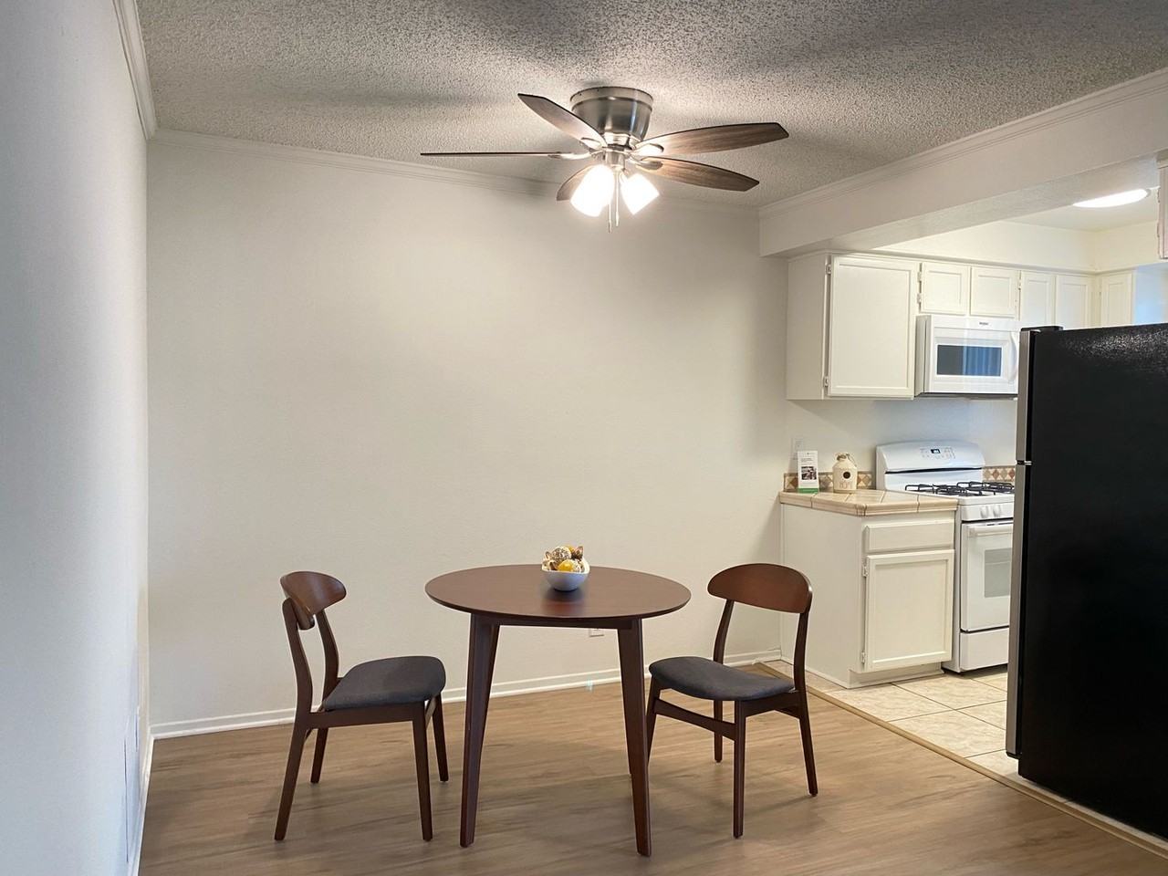 Farmdale Court Apartments - Photo 4 of 12