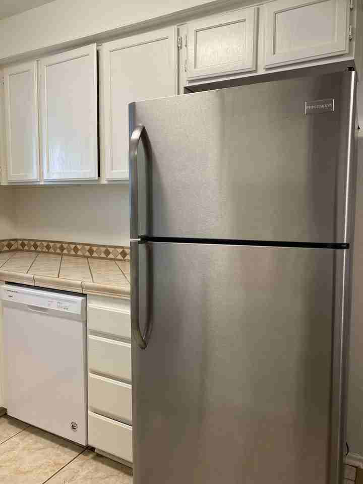 Farmdale Court Apartments - Photo 5 of 12