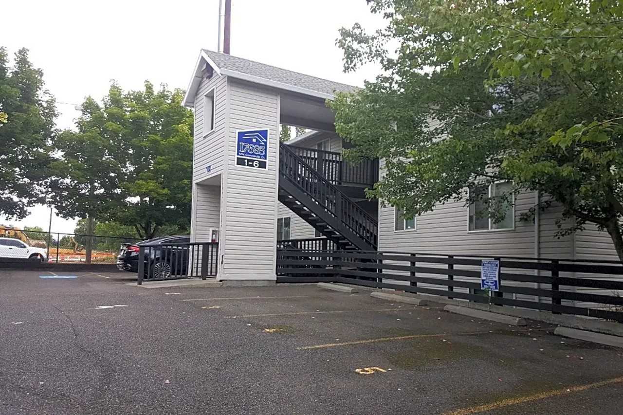 College Park Apartments - Photo 6 of 17