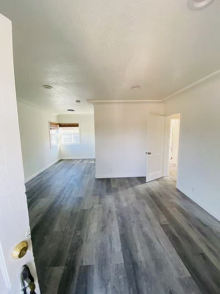 1854 Garvey Avenue - Photo 7 of 30