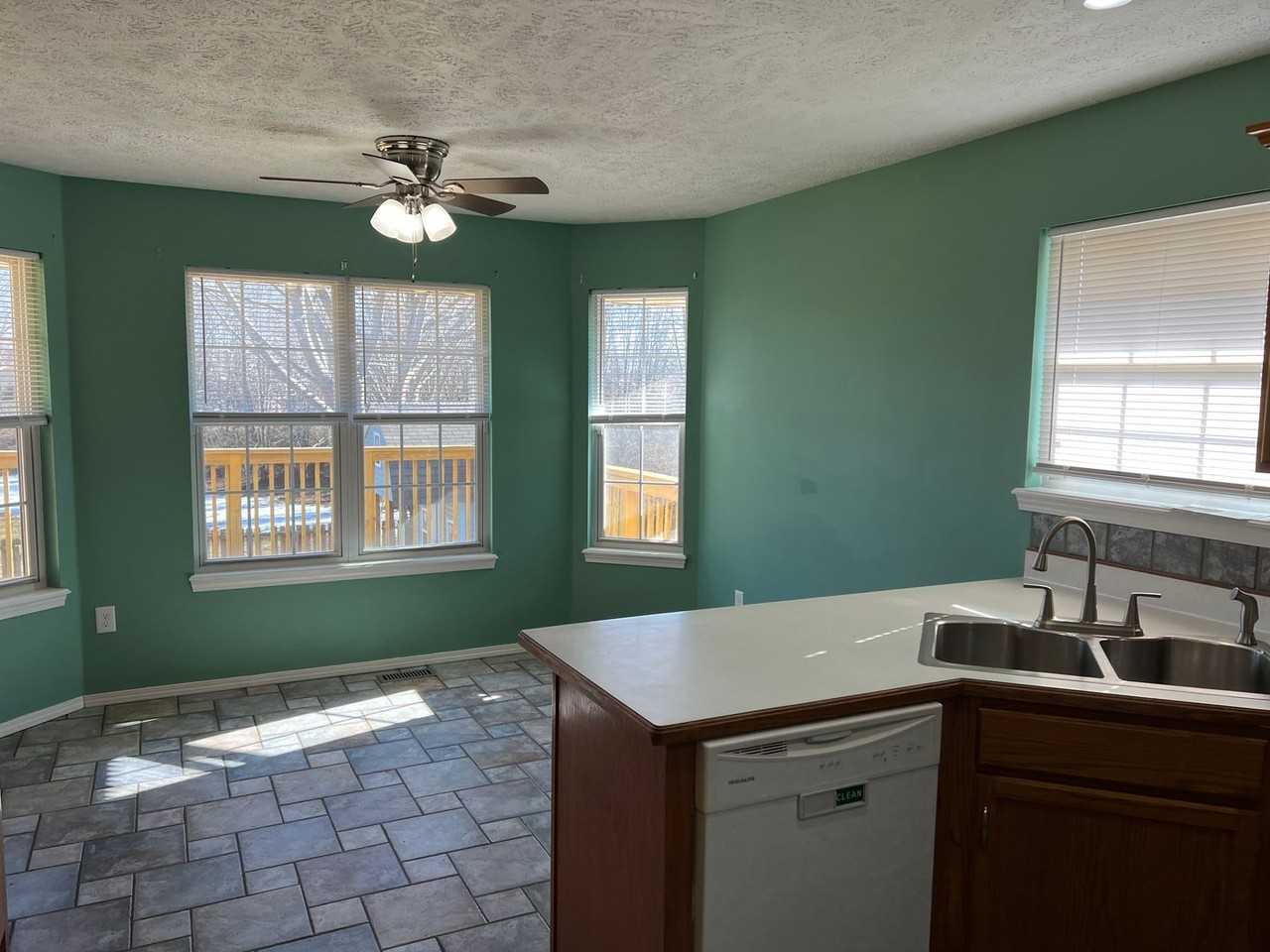 5118 N Graybrooke Dr - Photo 5 of 30