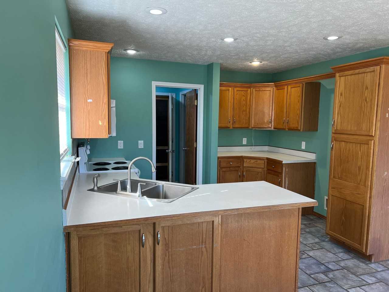 5118 N Graybrooke Dr - Photo 6 of 30