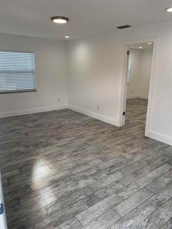 4908 W Ingraham St - Photo 4 of 20