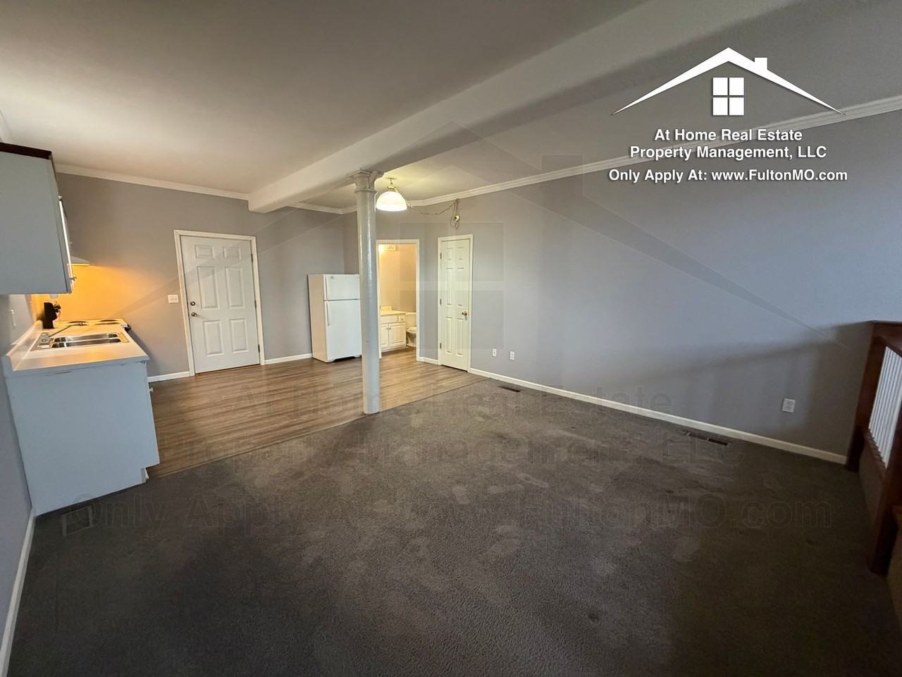 808 Center St - Photo 2 of 14