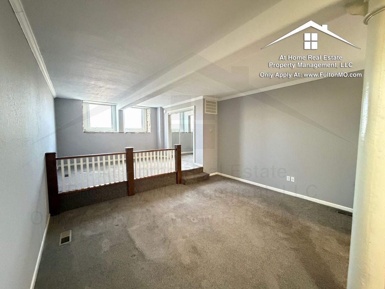 808 Center St - Photo 4 of 14