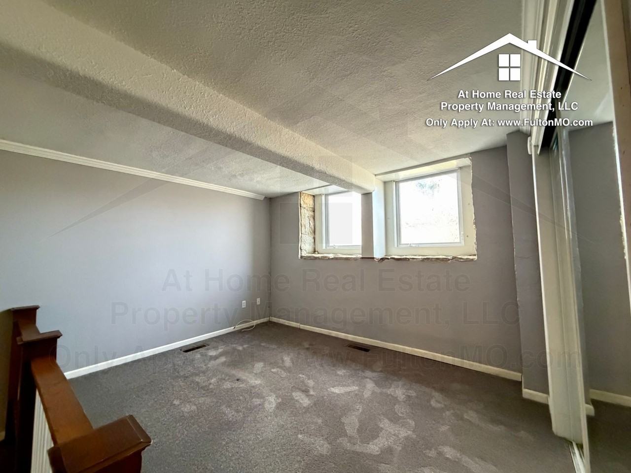 808 Center St - Photo 5 of 14