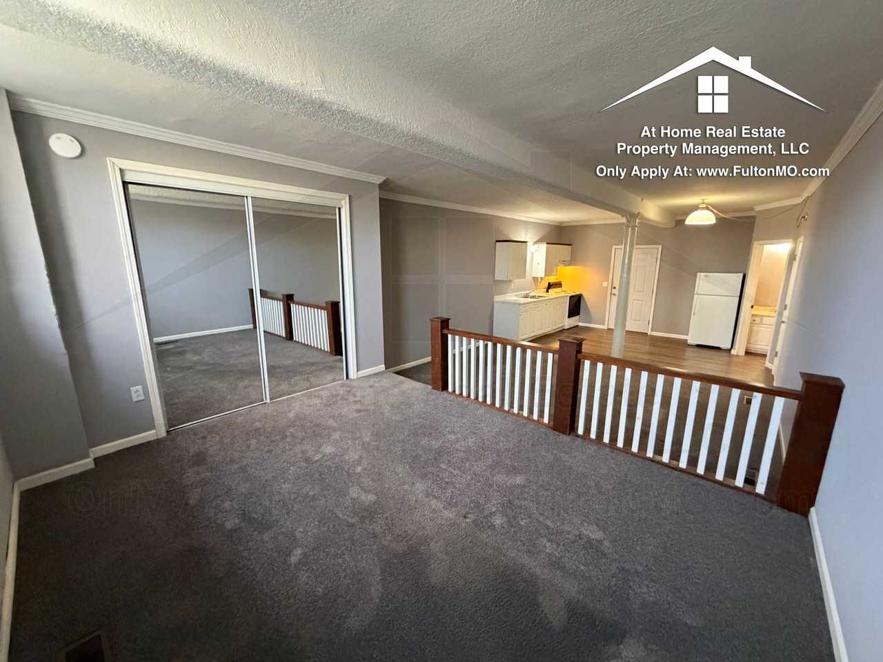 808 Center St - Photo 7 of 14