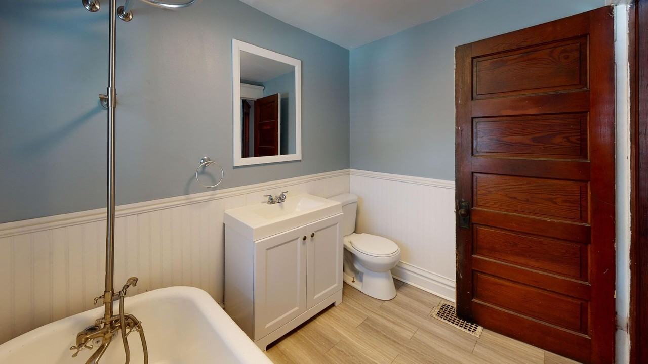 127 Shepard St - Photo 5 of 11