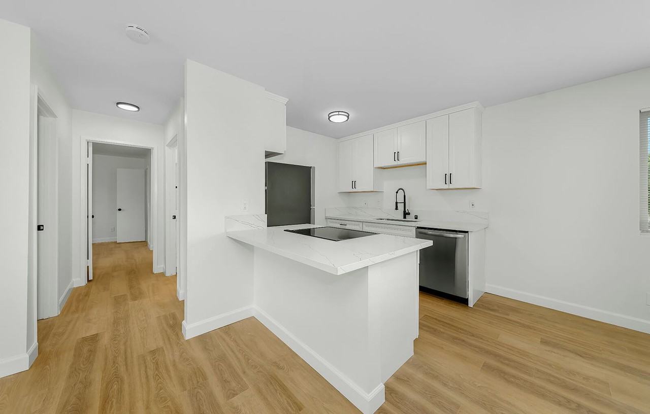 Lone Palm Terrace - Photo 3 of 44