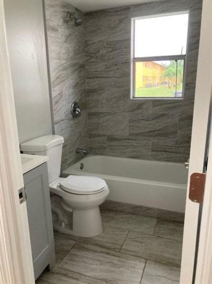 1440 Nw 2nd St - Photo 3 of 7