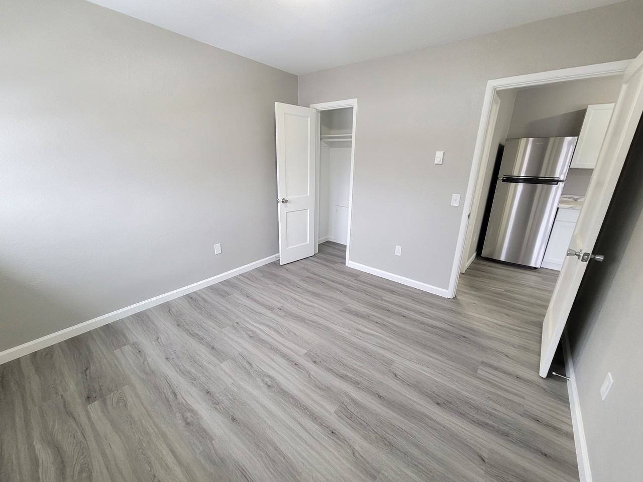 1351 Iowa Avenue Southeast - Photo 4 of 30