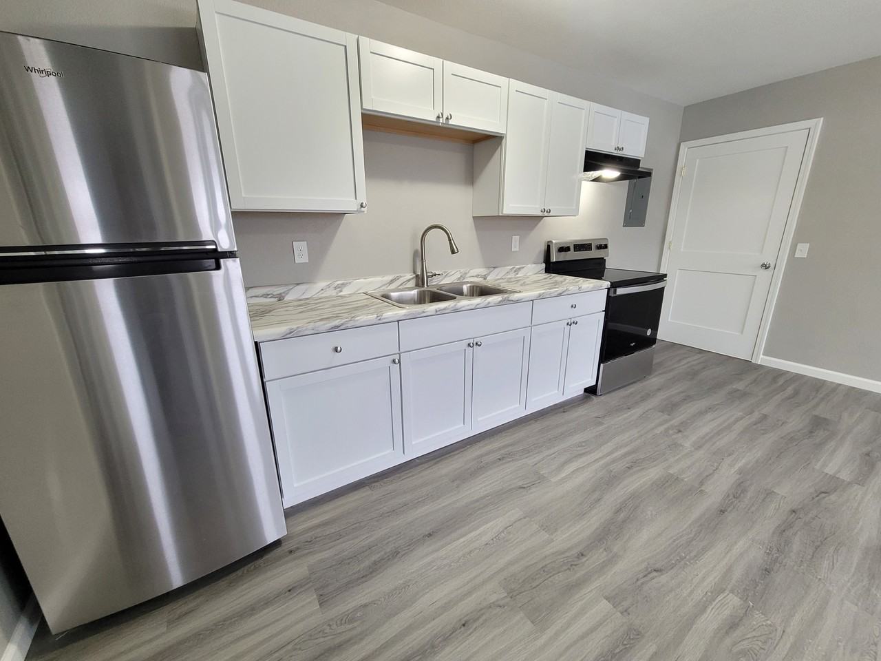 1351 Iowa Avenue Southeast - Photo 5 of 30