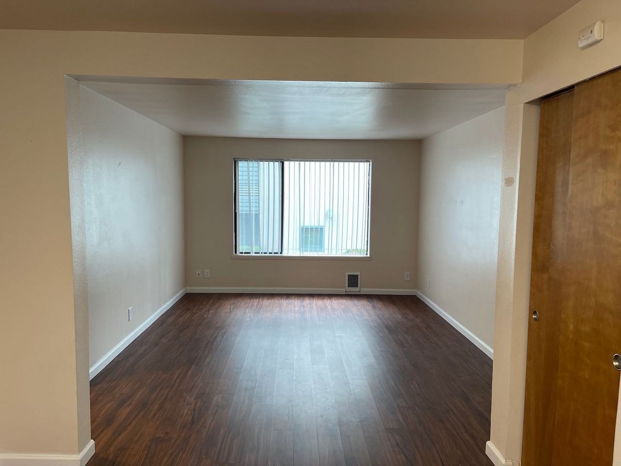 321 10th Ave - Photo 7 of 27