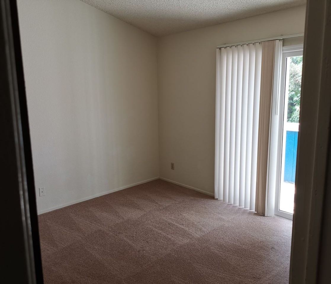 Sunrise Oaks Apartments - Photo 5 of 31