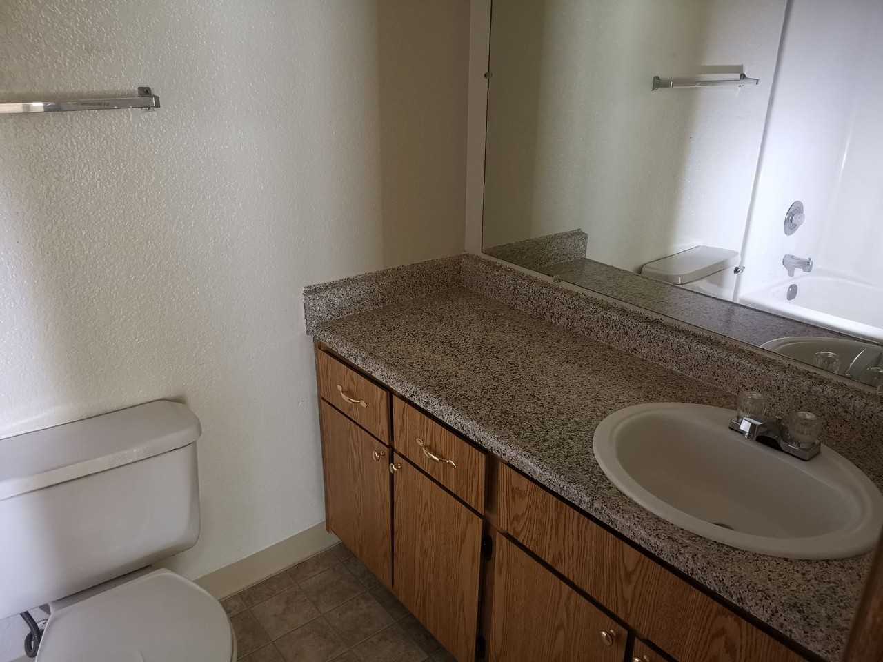 Sunrise Oaks Apartments - Photo 7 of 31