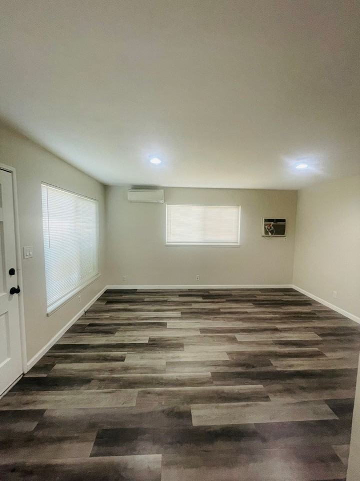 5621 Jacks Ln - Photo 4 of 31