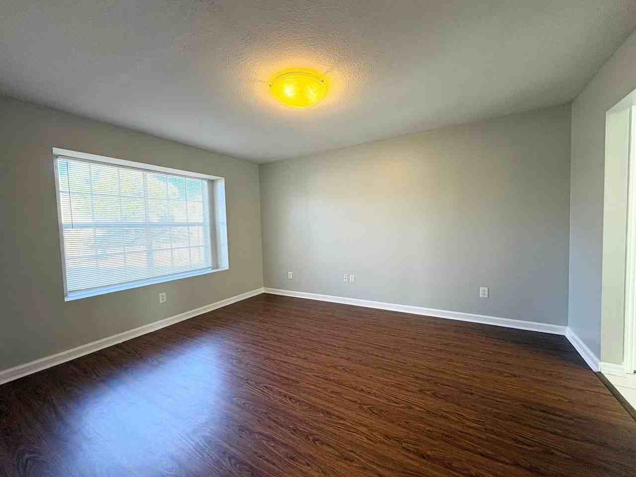 2321 Roanoke Ct - Photo 3 of 27