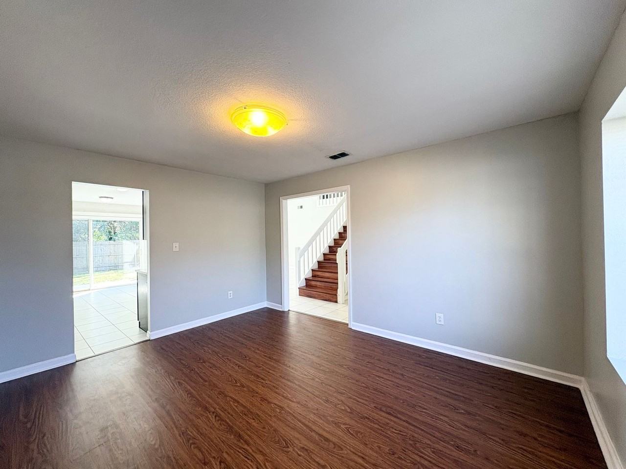 2321 Roanoke Ct - Photo 4 of 27