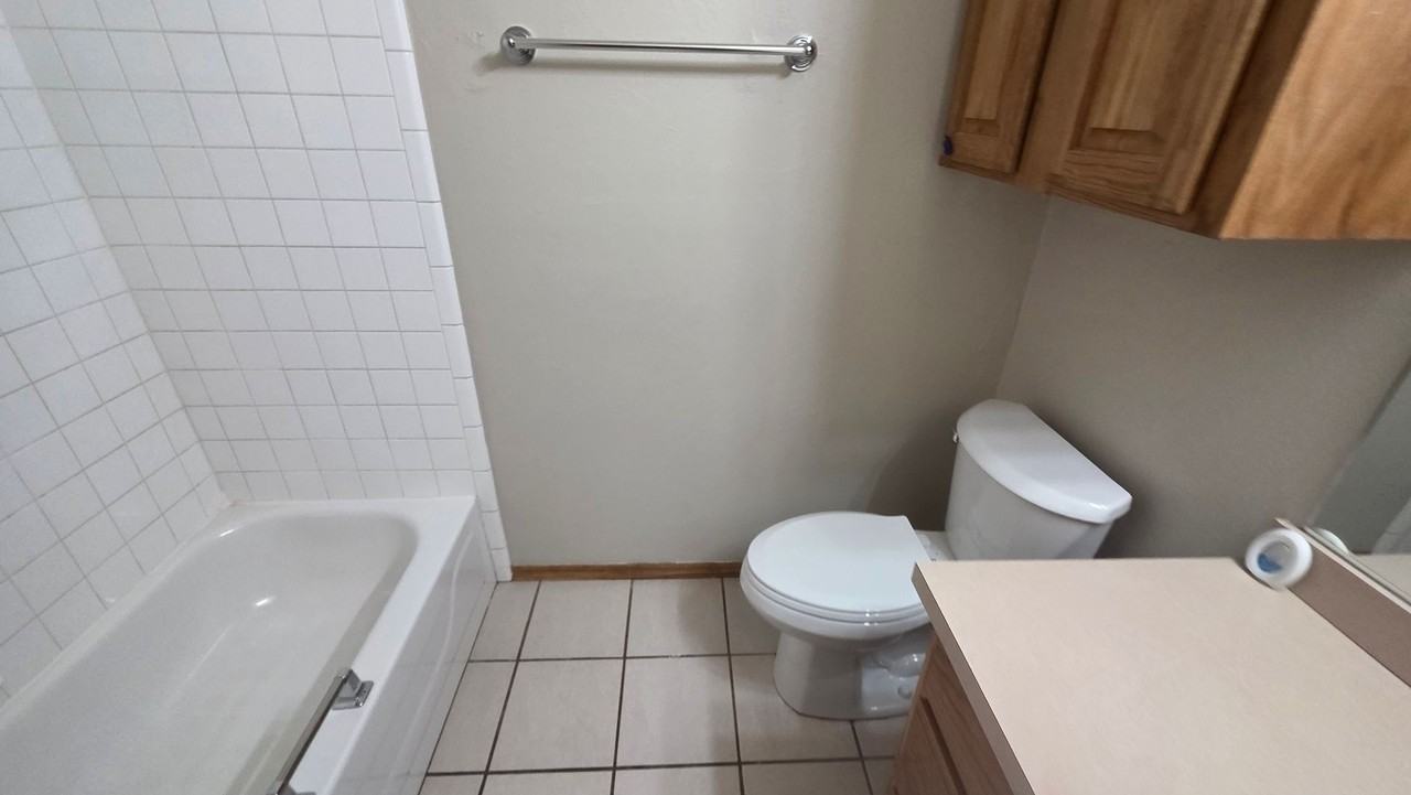 6820 Nw 135th Cir - Photo 4 of 20