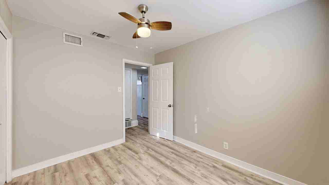 1204 Cedar Dr - Photo 7 of 15