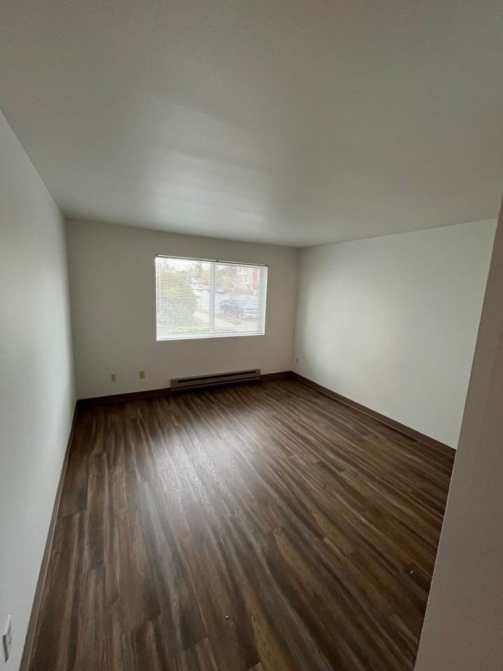 WINCHESTER APTS. - Photo 7 of 28