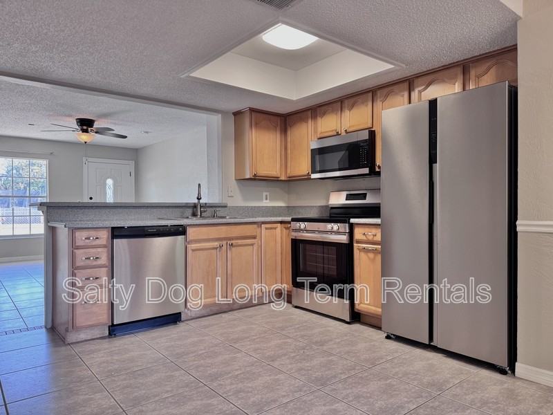 1702 Carolina Ave - Photo 3 of 25